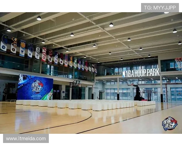 NBA杯盛大来袭 各队炫彩地板大比拼视觉震撼眼花缭乱